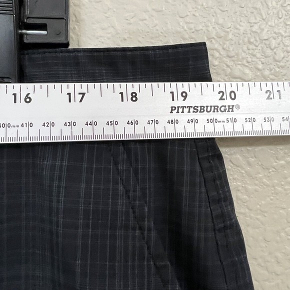 Bolle Tech Golf Mens Shorts Size 40 Active Plaid Black Gray - Picture 6 of 8